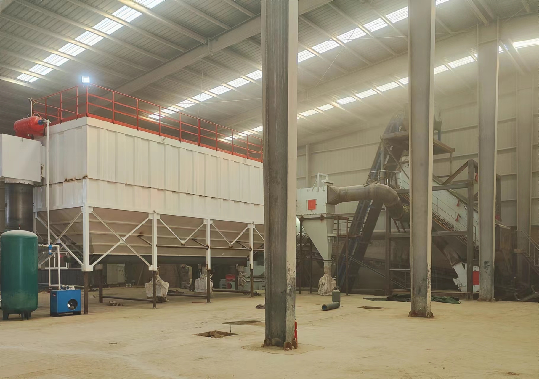 與平面制砂相比，干法制砂樓有哪些優(yōu)勢？